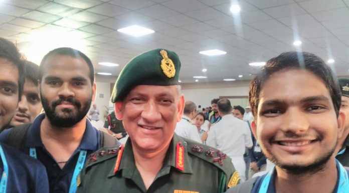 IIT Madras Students Share Ideas With India’s Chief Of Army Staff During Defexpo 2018